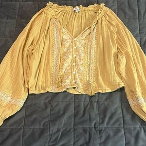 American eagle women’s size medium cropped blouse